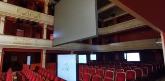 Sibiu: Prima filarmonică din România cu monitoare în sală pentru spectatorii conectaţi pe ”zoom”