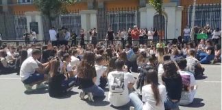 Petiția absolvenților: să nu se ia în considerație rezultatul de la matematică la Bac