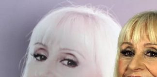 Emoție, lacrimi și multe flori galbene pentru Raffaella Carrà