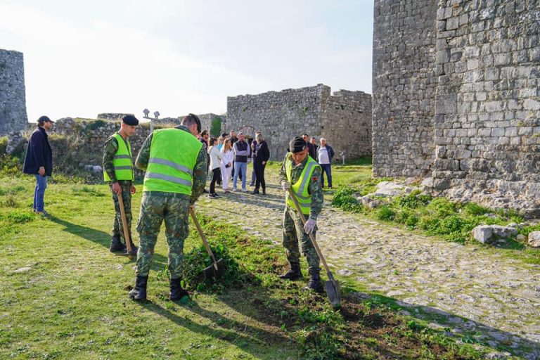Curățarea monumentelor culturale / Ministrul Margariti: Gata pentru vizitatori!