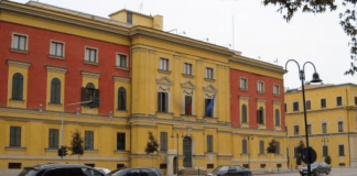Premierul Rama închie anul cu schimbări la guvern