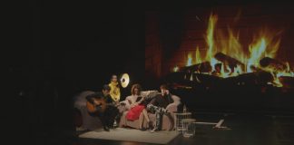 Familia Bombaj împreună pe scena Teatrului Experimental