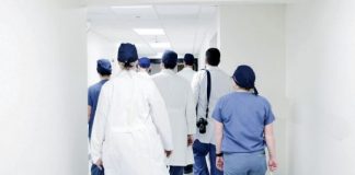 Medicii dezamăgiți de Albania își iau valizele și fug în Anglia