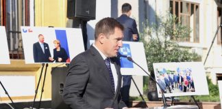 În Parlamentul Albaniei este inaugurată expoziția “Am crescut în UE”