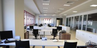 Locurile de muncă din Albania sunt ocupate prin “cunoștințe”