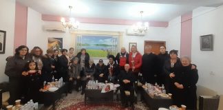 Comunitatea aromână din Corcea onorează marele antrenor Vangjel Koja