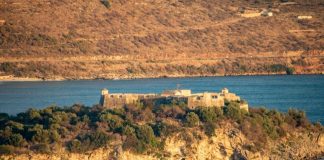 Castelul Porto Palermo va găzdui 36 de artiști în 5 weekend-uri