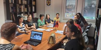 O nouă experiență didactică se desfăşoară la Centrul de Informare al României din Corcea