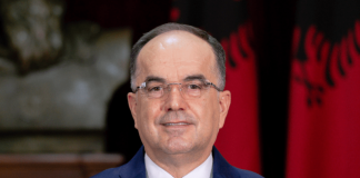 Președintele Bajram Begaj a decretat schimbările în cabinetul guvernamental