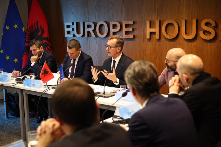 Ambasadorii Uniunii Europene la Tirana întâlnire cu șeful Structurii Speciale AntiCorupție