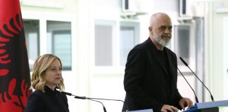 Prim-ministrul Italiei Meloni a vizitat structurile de primire a migranților în zona Shengjin
