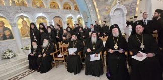 Înaltpreasfințitul Părinte Mitropolit Nifon, delegat oficial al Patriarhului României, la înmormântarea Preafericitului Arhiepiscop Anastasie