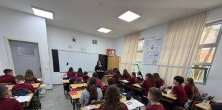 Întâlnire cu elevii școlii „Ali Demi” din Tirana
