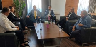 Vizita ambasadorului României la Primăria localității Pogradec