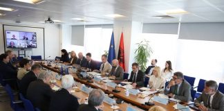 Ambasadorii UE și ministrul pentru Europa și Afaceri Externe, Ferit Hoxha discută progresul reformelor în Albania