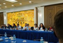 O membră a comunității aromâne din Albania, la Seminarul Minorităților Slave din Europa
