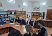 Lansat volumul „Dincolo de protocol” la Biblioteca Publică „Qemal Baholli” din Elbasan